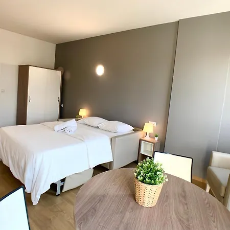 Charming Studio - 2 Min Walk Univ, Esch, Belval *